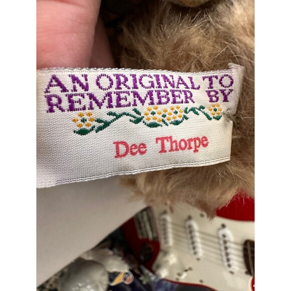 Dee Thorpe Handmade Bear Plush in Apron Filk Country Cottage Core Artist Signed - Picture 10 of 12